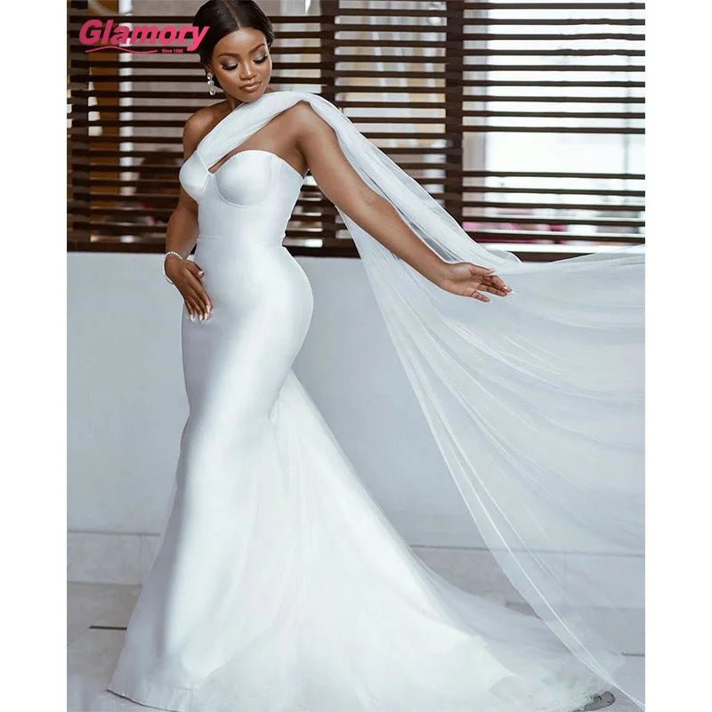 2020 One Shoulder Whit Bridesmaid Dress Sexy Plus Size Mermaid African Wedding Dresses Cheap Vestido De Novia Bridal Gowns