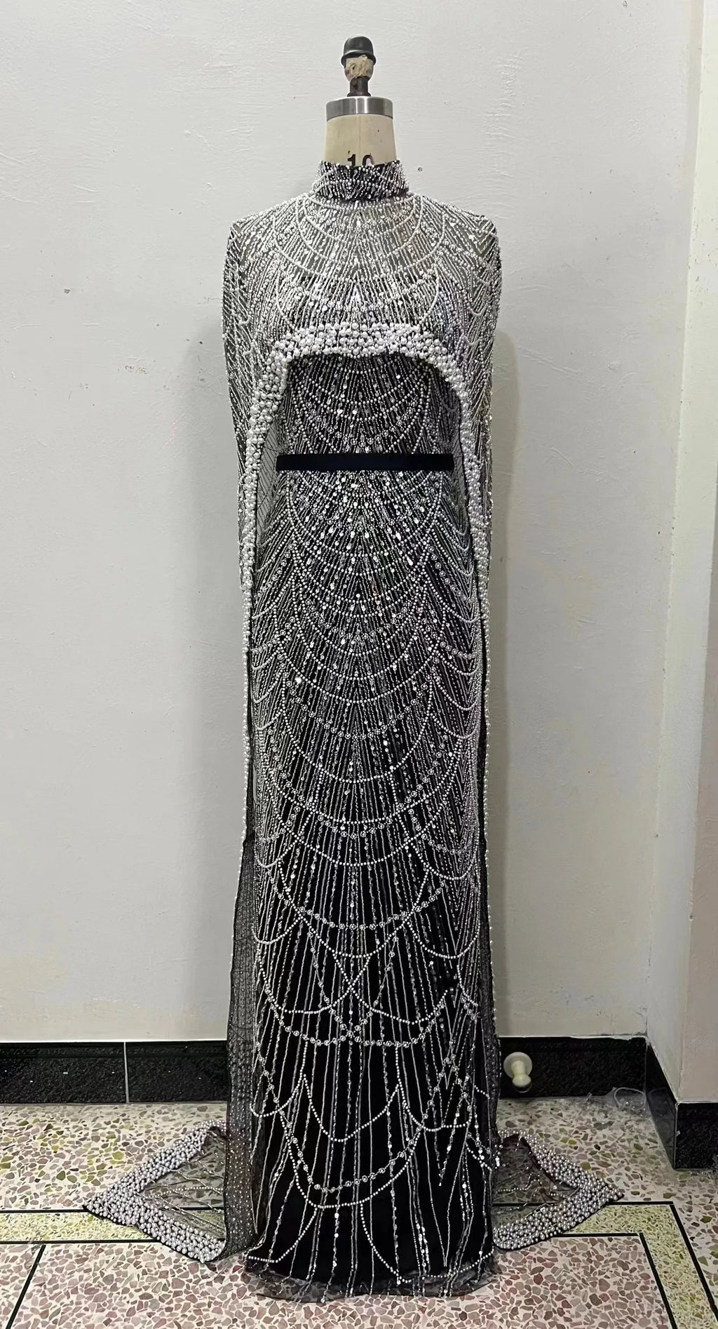 Luxury Dubai Evening Dresses With Cape Heavy Pearls Formal Occasion Dresses for Women Arabic Wedding Party Gowns