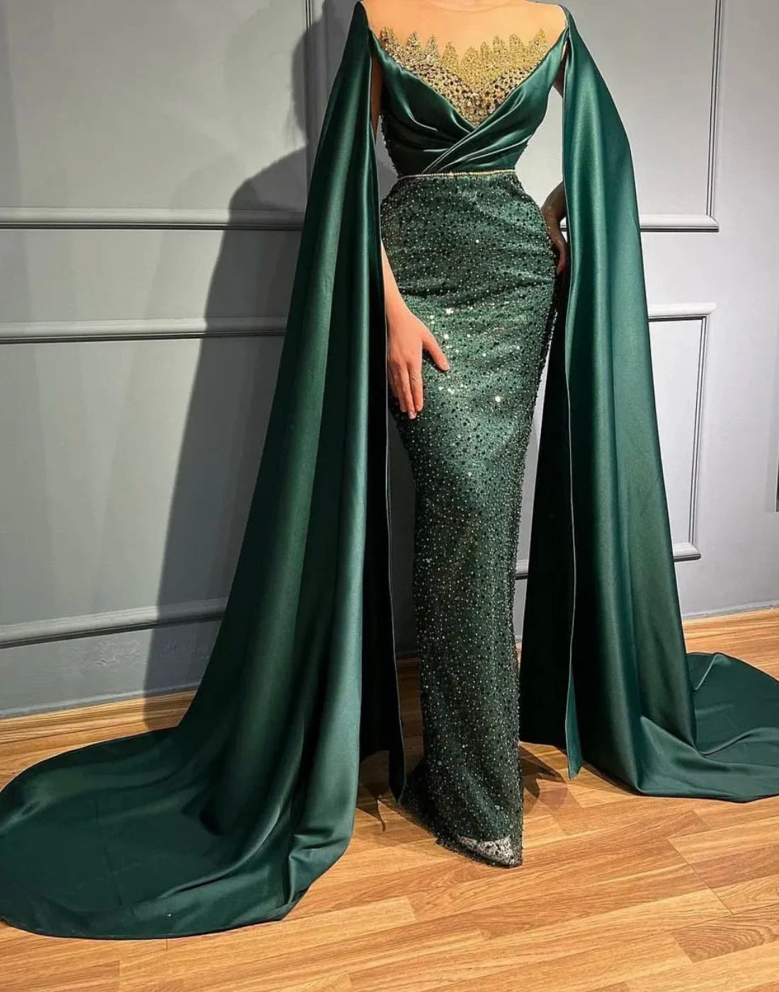 2022 New Arrival Luxury  Elegant Mermaid Sequined Evening Dress With Cape for Women Plus Size With Pearls