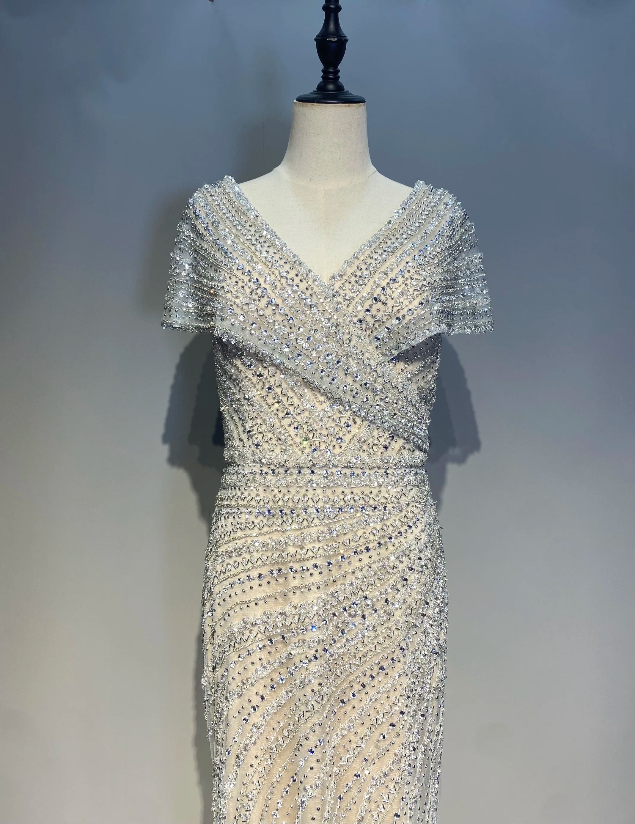 Silver Nude Mermaid Evening Gowns for Women 2023 Dubai Luxury Beading Sparkle Sleeveless Sexy Formal Dress