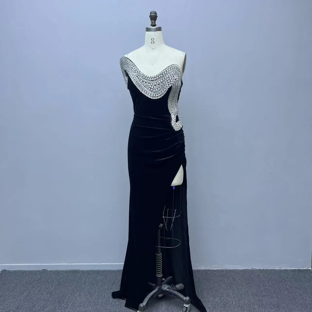 New High Quality Black Color Long Length Dress Thick Velvet With Gloves Sexy Sweetheart Design Sexy Party Dress