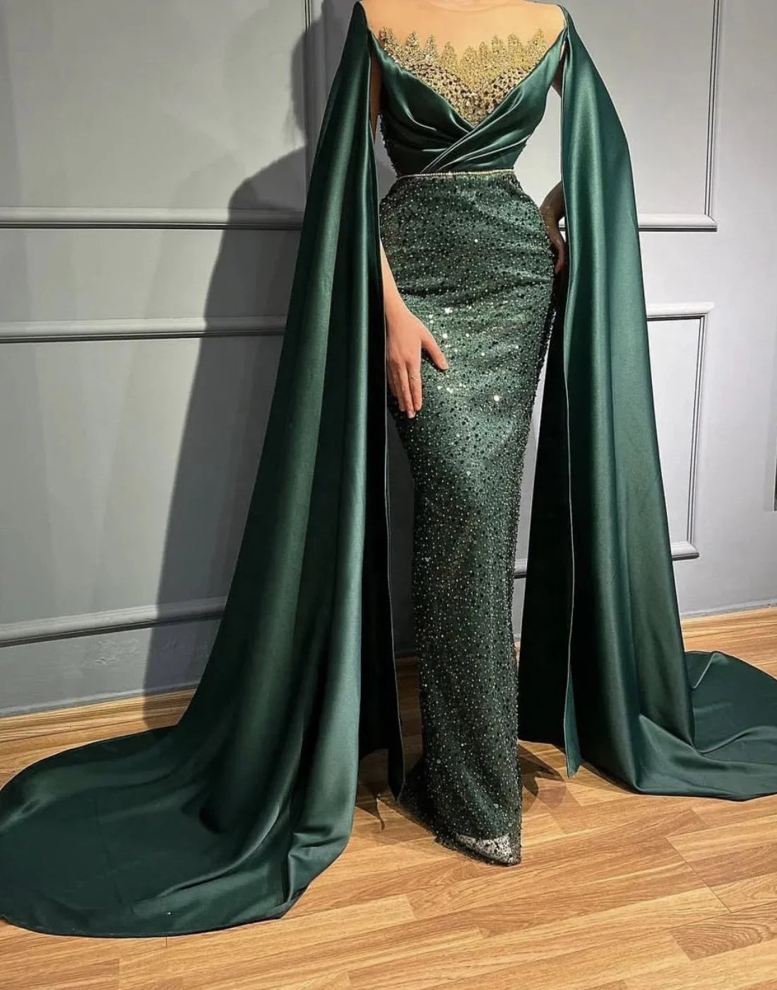 2022 New Arrival Luxury  Elegant Mermaid Sequined Evening Dress With Cape for Women Plus Size With Pearls
