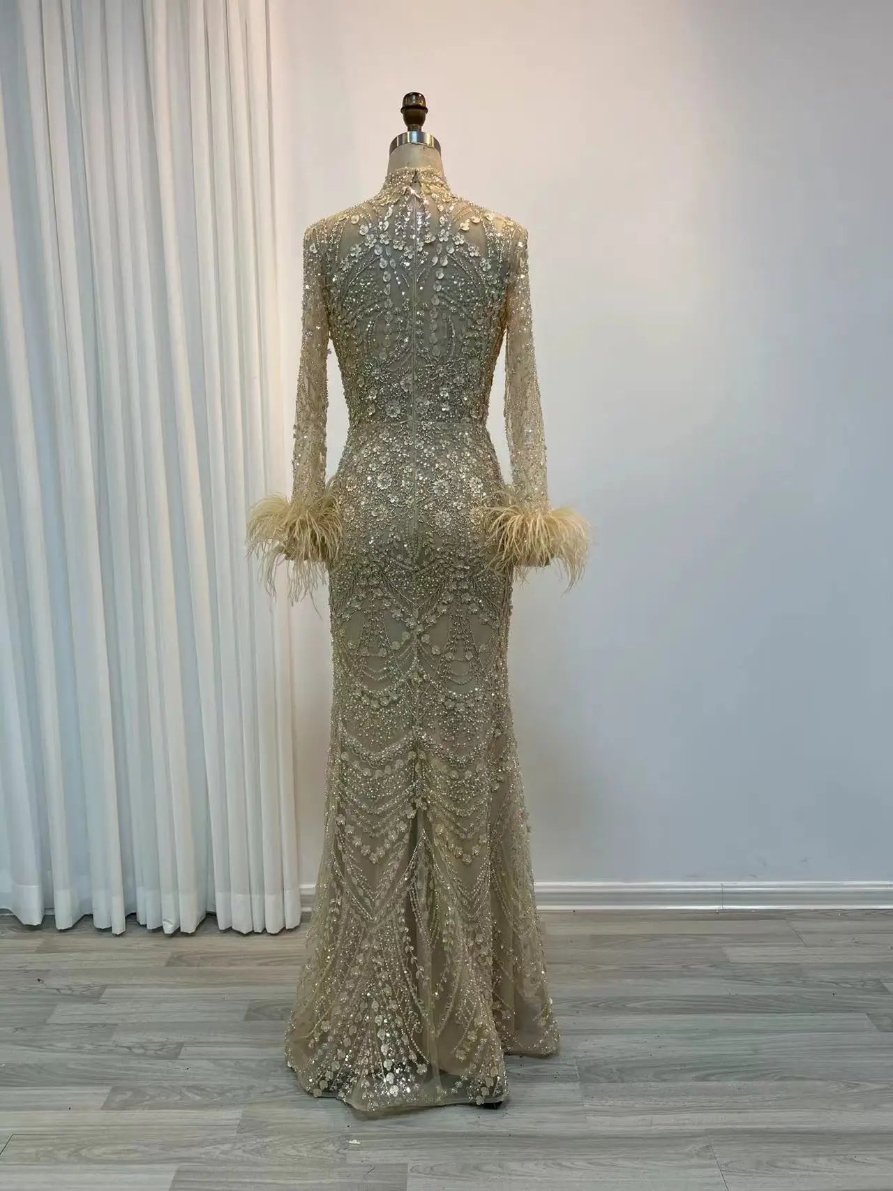 Long Sleeve Muslim Women Wedding Party Dubai Gowns Gold Luxury Beaded Feathers Mermaid Long Evening Dresses