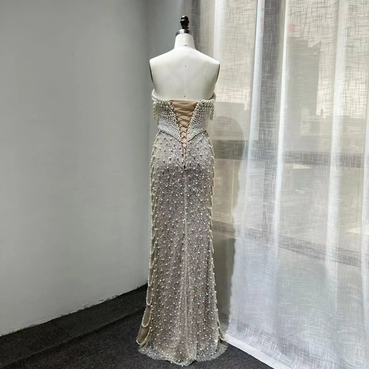 White Nude Elegant Pearls Spaghetti Straps Party Dress 2024 Dubai Mermaid Evening Dresses for Wedding Party