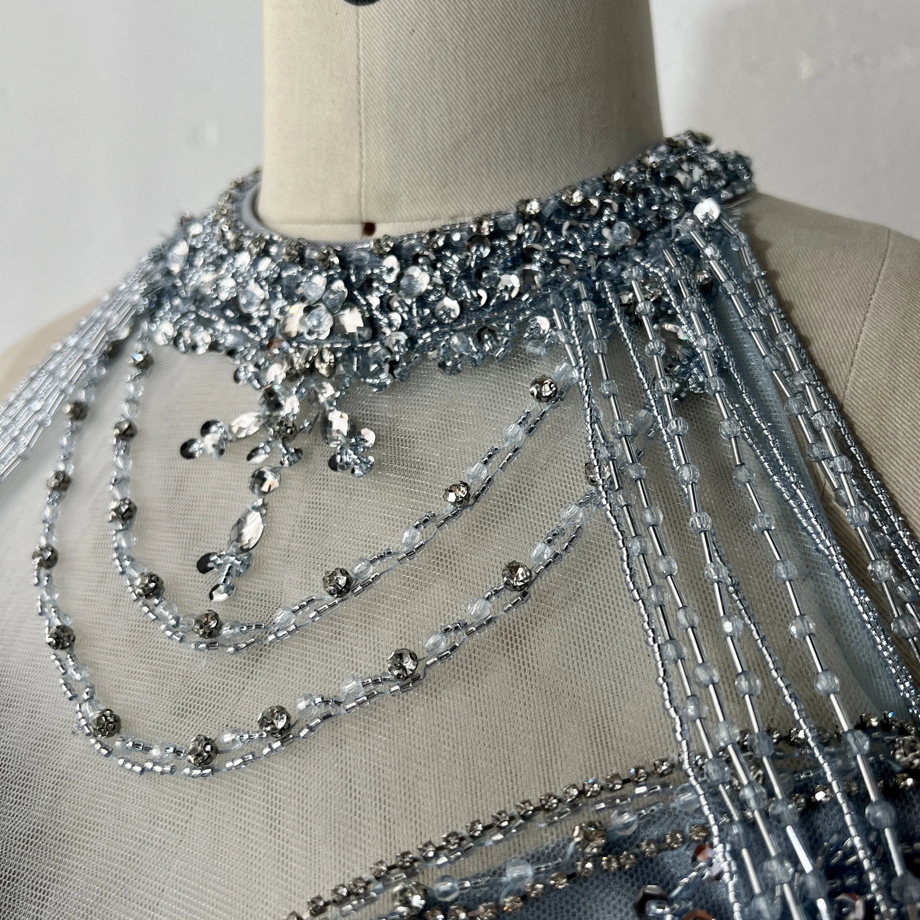 Fashion Party Sexy Halter Neck Crystal Decoration Dubai Dress Luxury Shiny Slim Slimming Beading Banquet Dress