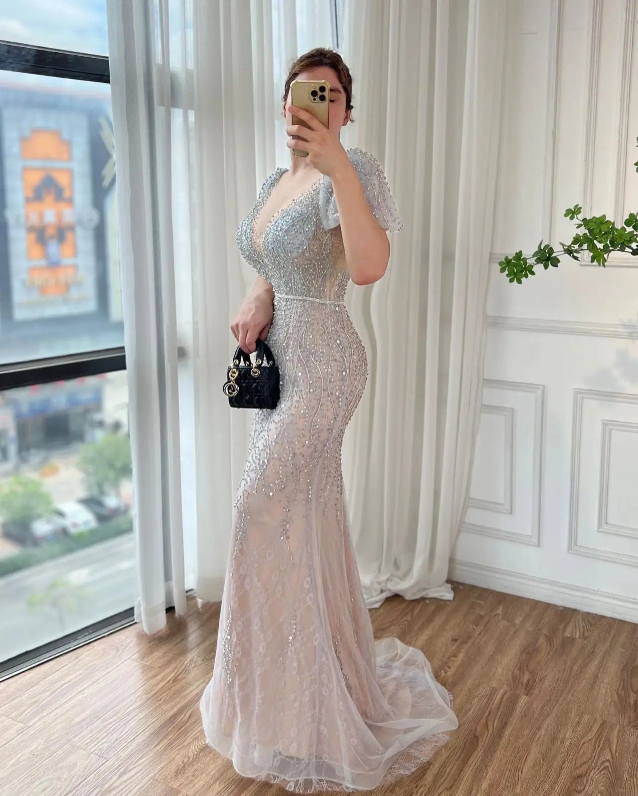 Crystal Sleeveless Shawl Yarn Evening Dresses 2023 Dubai Grey Nude V-Neck Sexy Formal Gown
