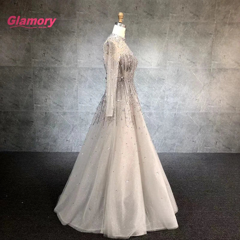 2020 New Design Exquisite Sheer Neckline With Handmade Beading Flowers Tulle Elegant Evening Gowns