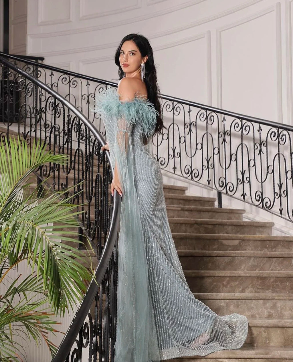 Luxury Dubai Glitter Feathers Beaded Cape Sleeves Off Shoulder Elegant Mermaid Sequins Evening Gown