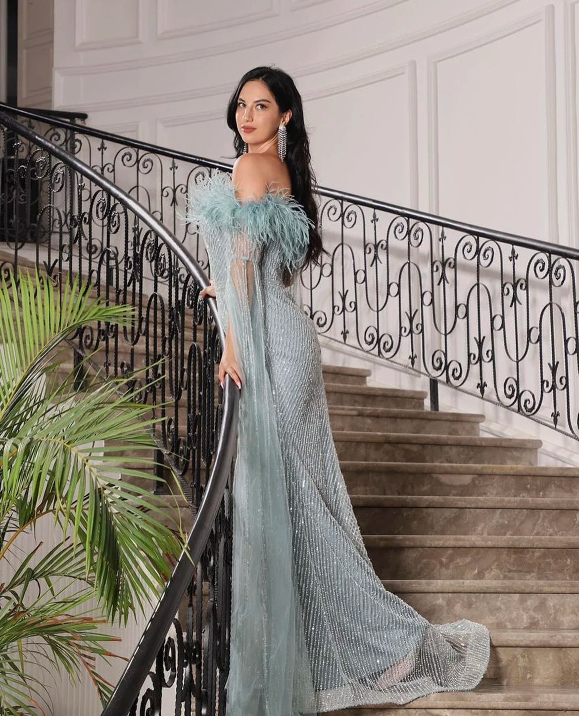Luxury Dubai Glitter Feathers Beaded Cape Sleeves Off Shoulder Elegant Mermaid Sequins Evening Gown
