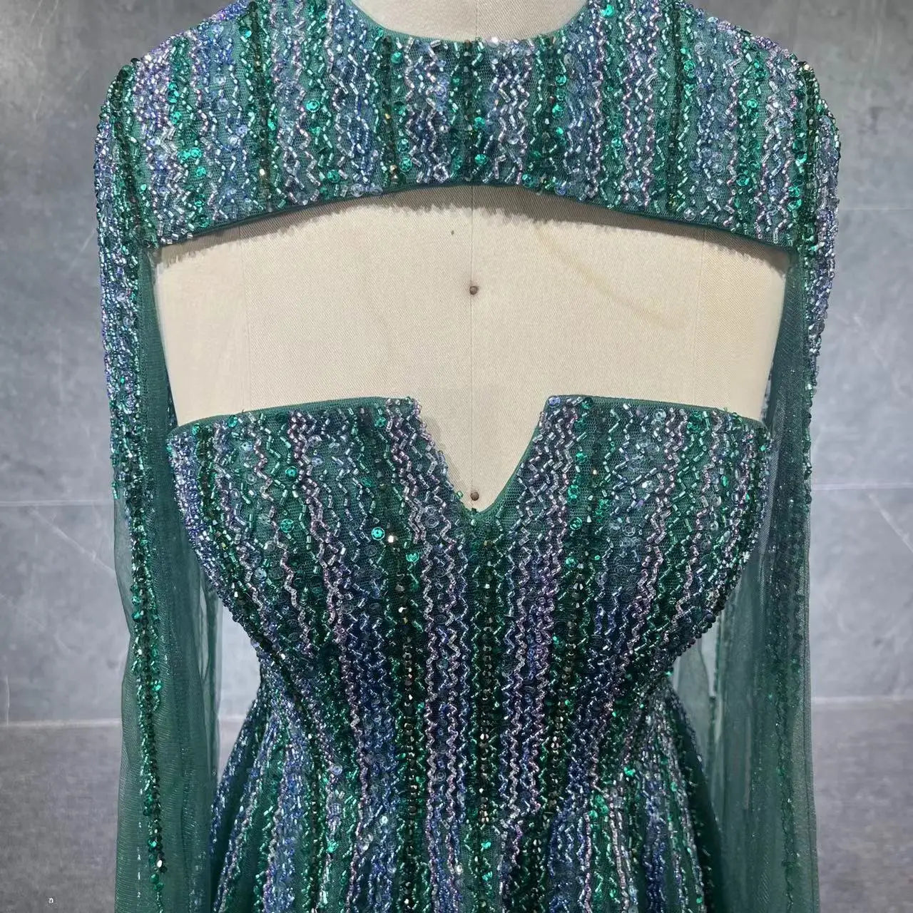 2022 Luxury Beaded V Neck Cape Sleeves A-line Evening Gown for Women Formal Party Dresses Full Natural OEM Service Tulle Adults