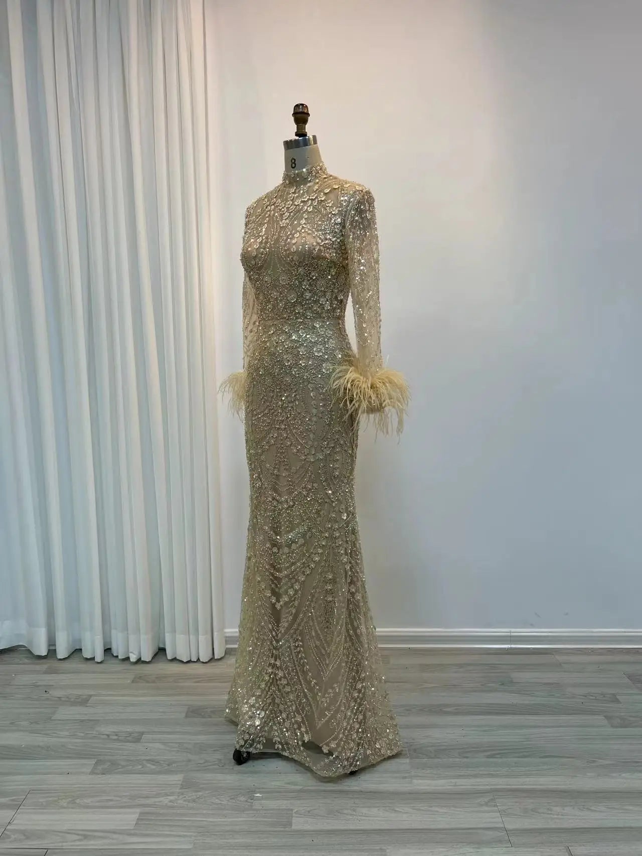 Long Sleeve Muslim Women Wedding Party Dubai Gowns Gold Luxury Beaded Feathers Mermaid Long Evening Dresses