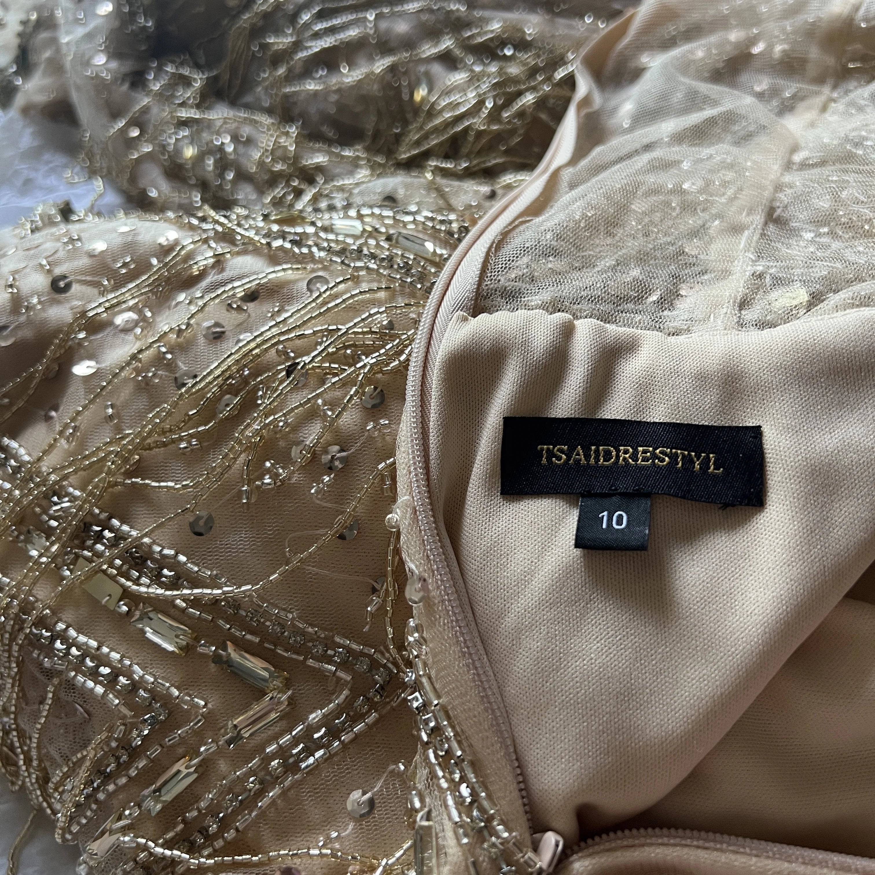 TSAIDRESTYL Gold V-neck Beaded Gown Sleeveless Sexy Long Gowns Evening Mermaid Prom Dress for Women