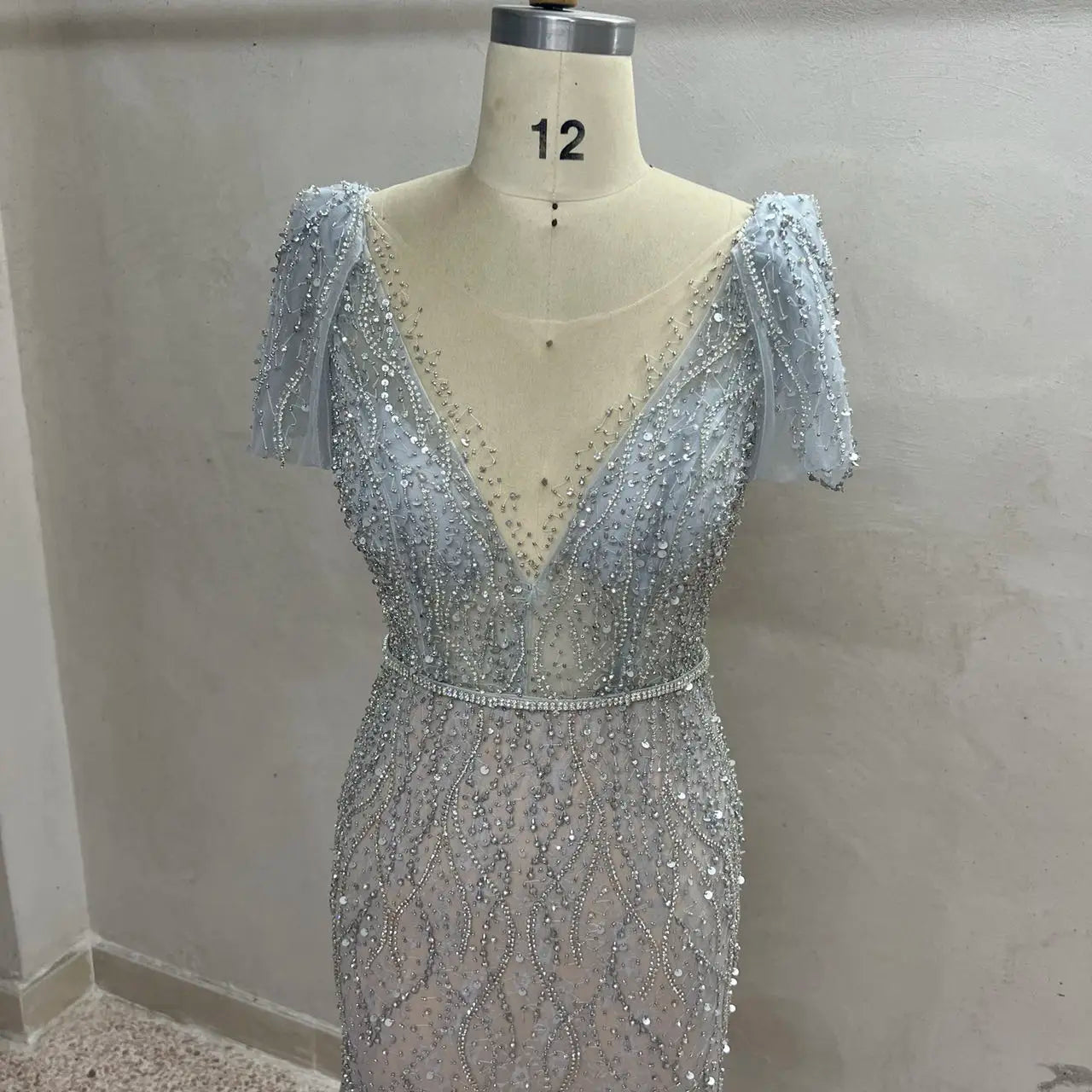 Crystal Sleeveless Shawl Yarn Evening Dresses 2023 Dubai Grey Nude V-Neck Sexy Formal Gown